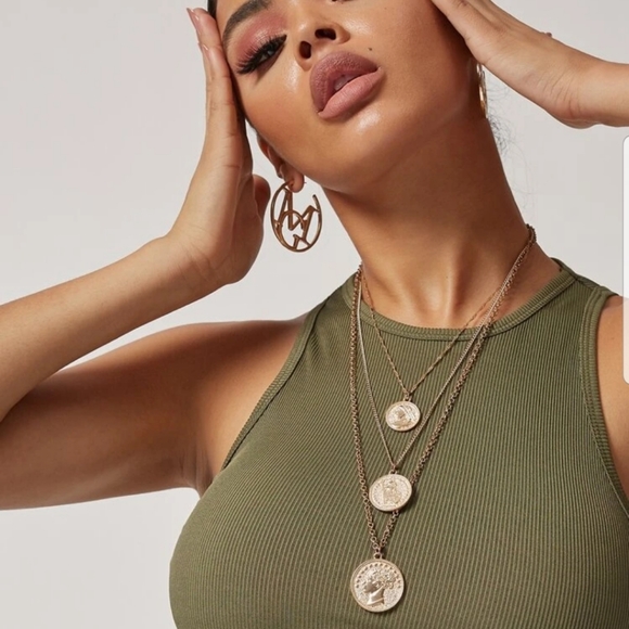 *Blythe* Gold Coin Layered Necklace - Picture 5 of 7